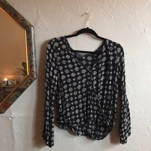 AE bell sleeves patterned blouse